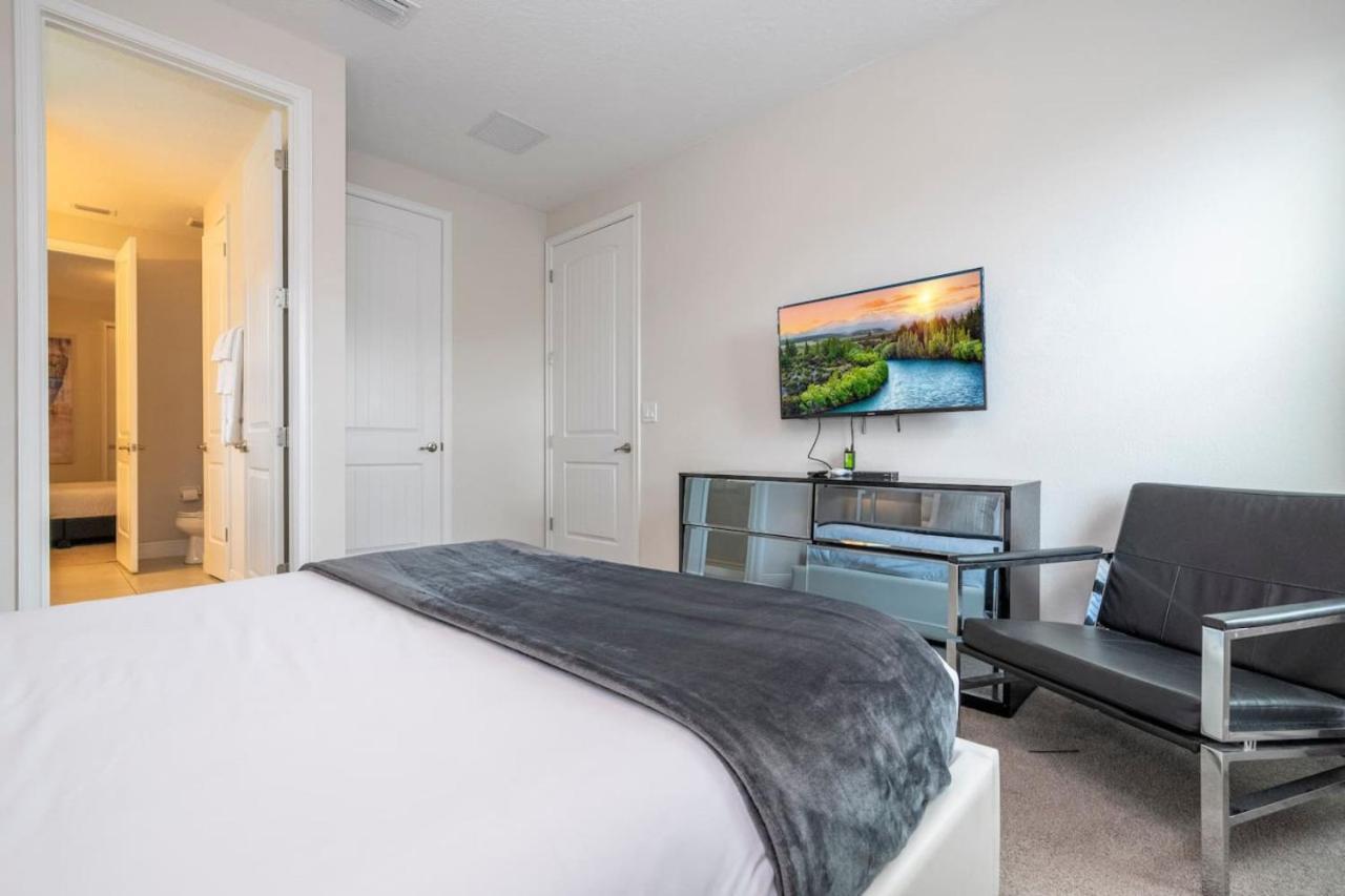 Holiday home Amazing 8bd W Private Pool At Encore *