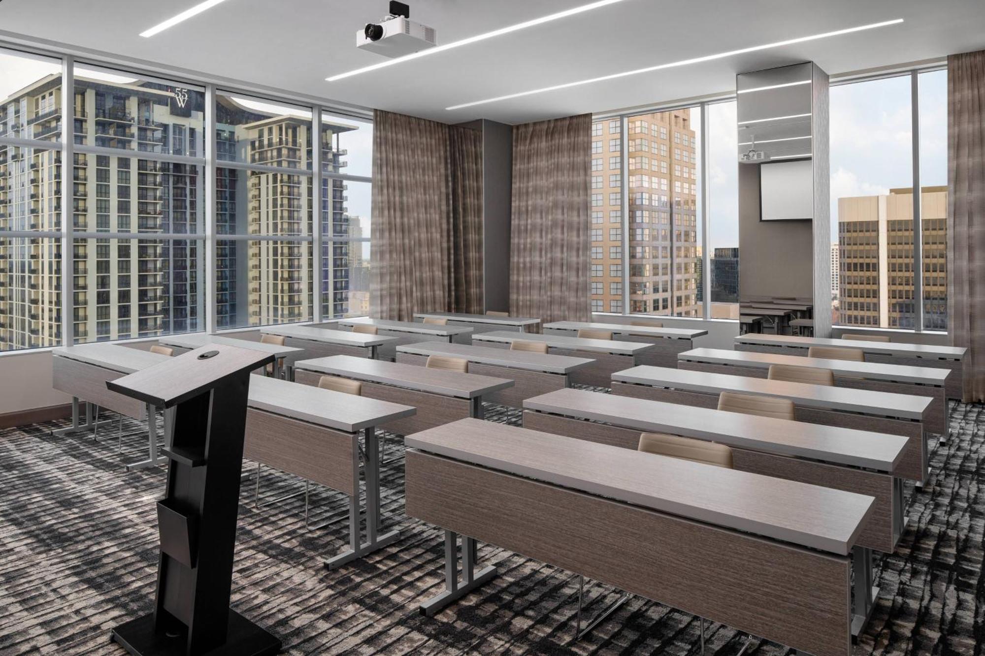 Ac By Marriott Downtown 2*