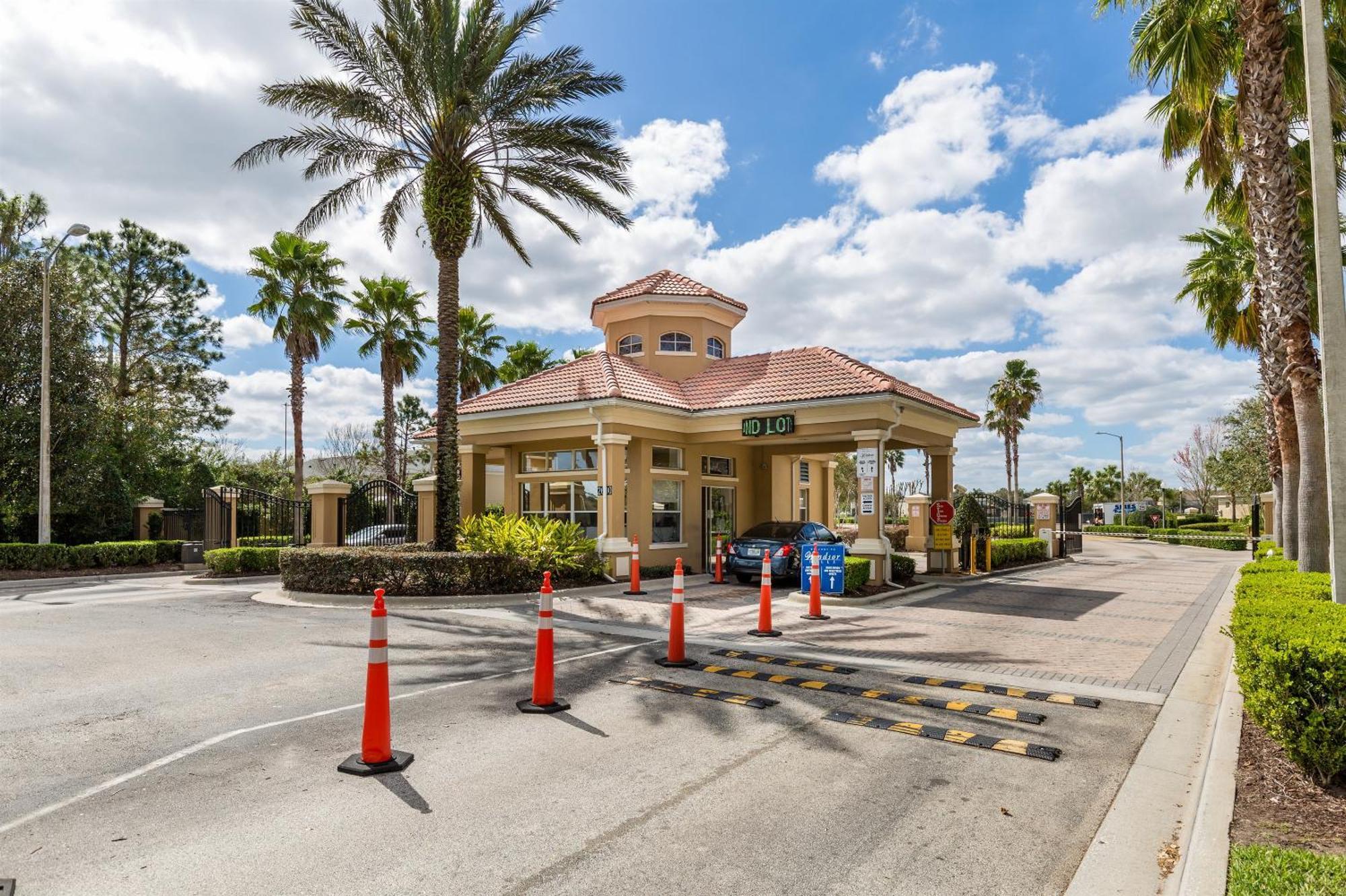 Mickey's Welcome - Closest To Orlando