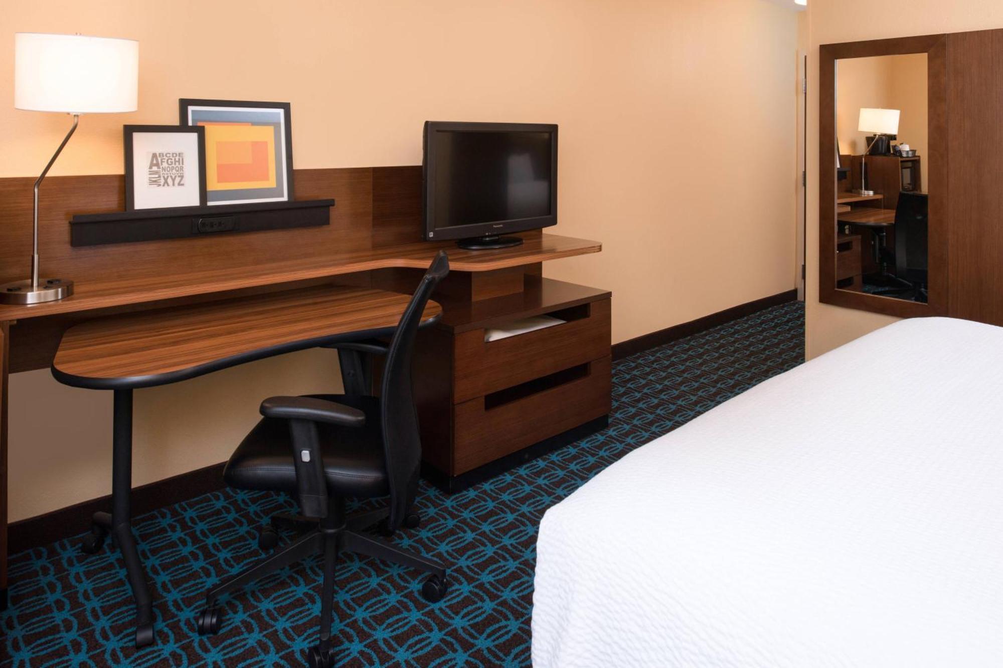 Fairfield Airport Hotel