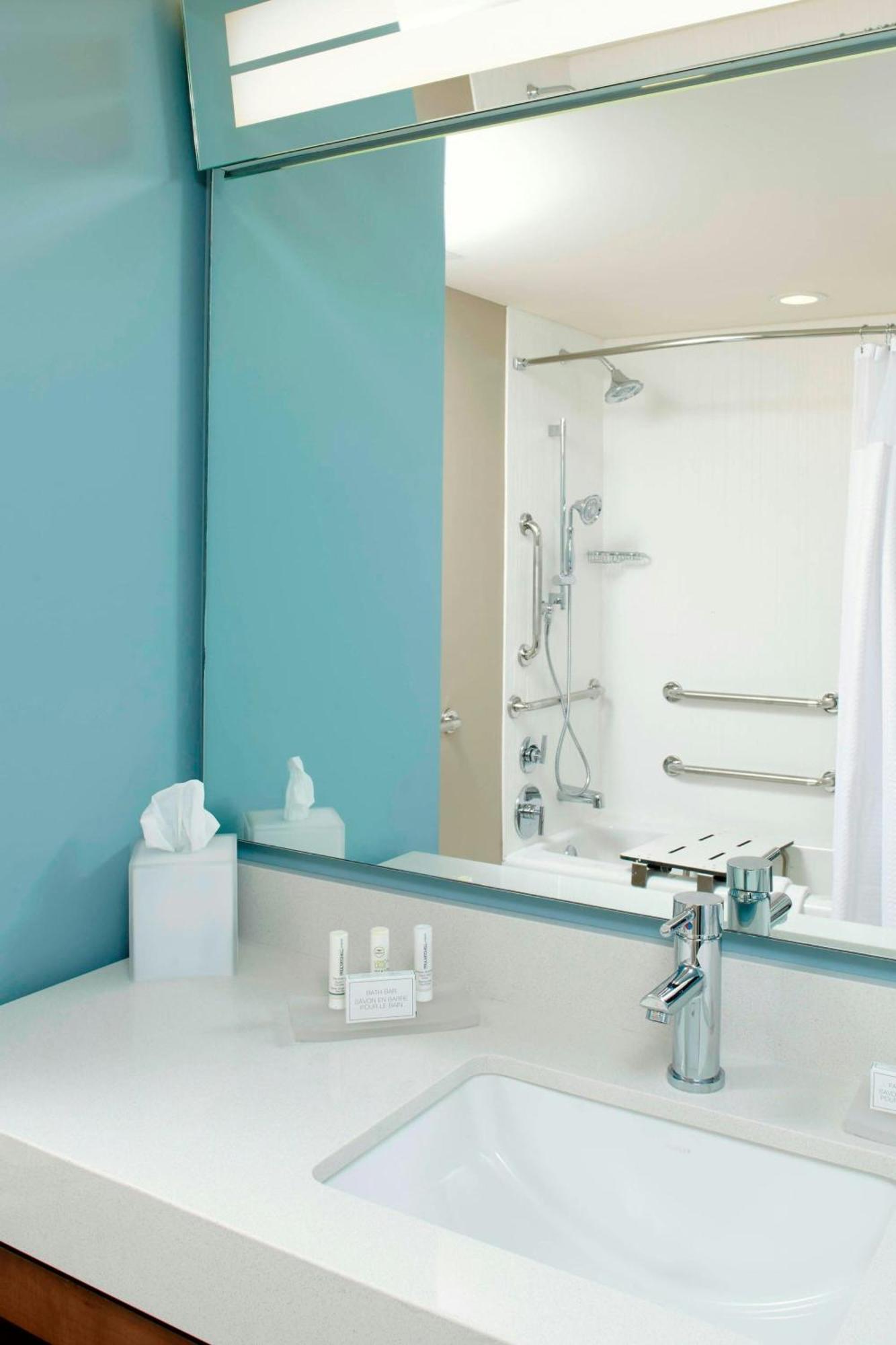 Courtyard By Marriott Nona Hotel Orlando
