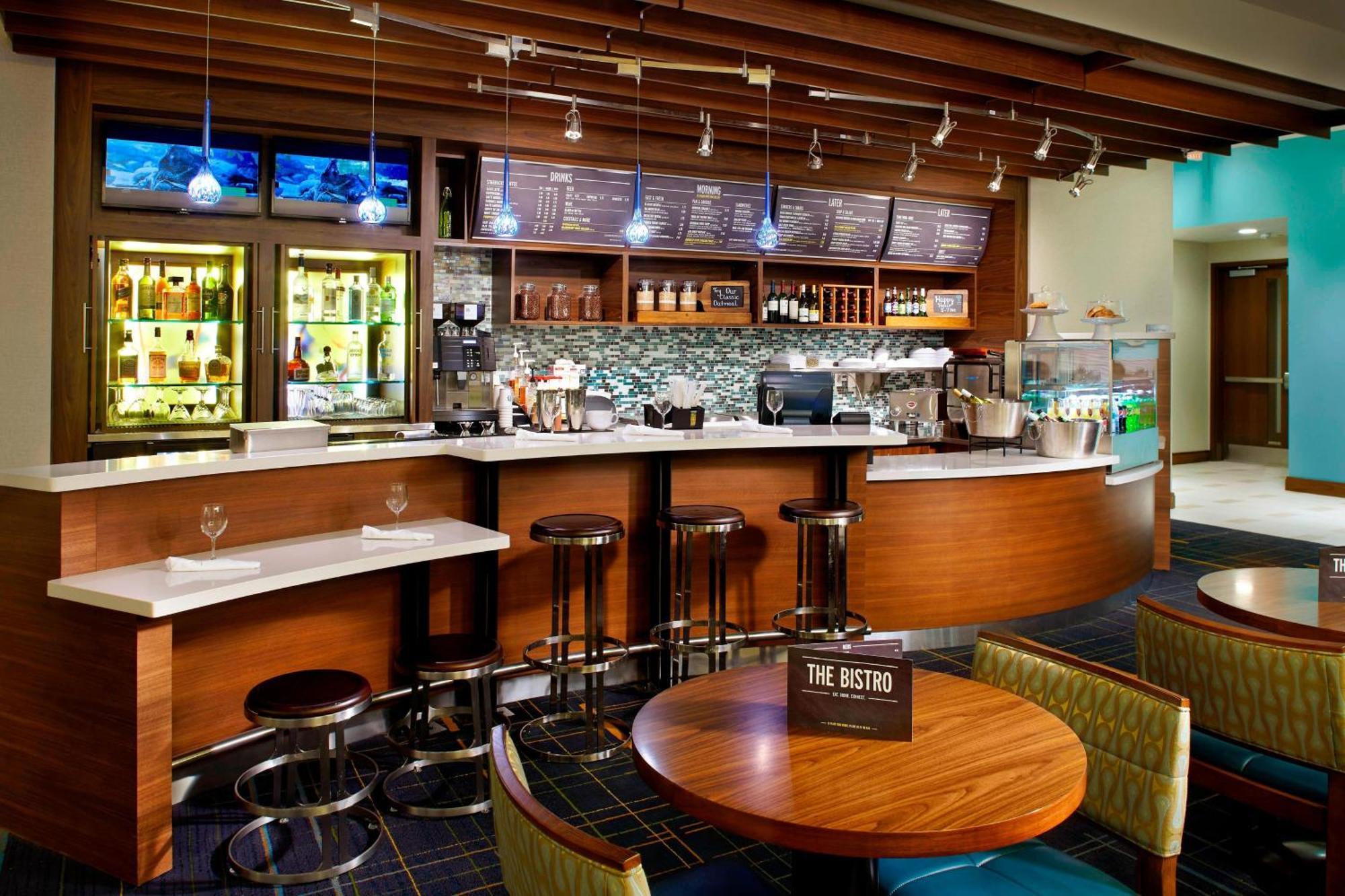 Courtyard By Marriott Nona Hotel Orlando