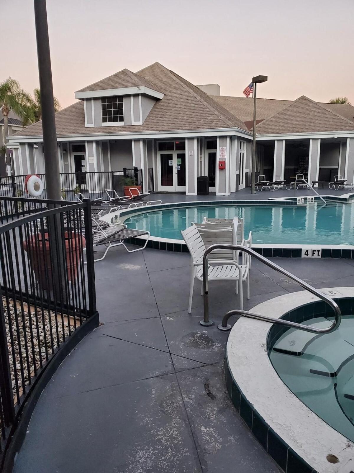 2 Miles From 1 Bedroom 1 Bath Orlando