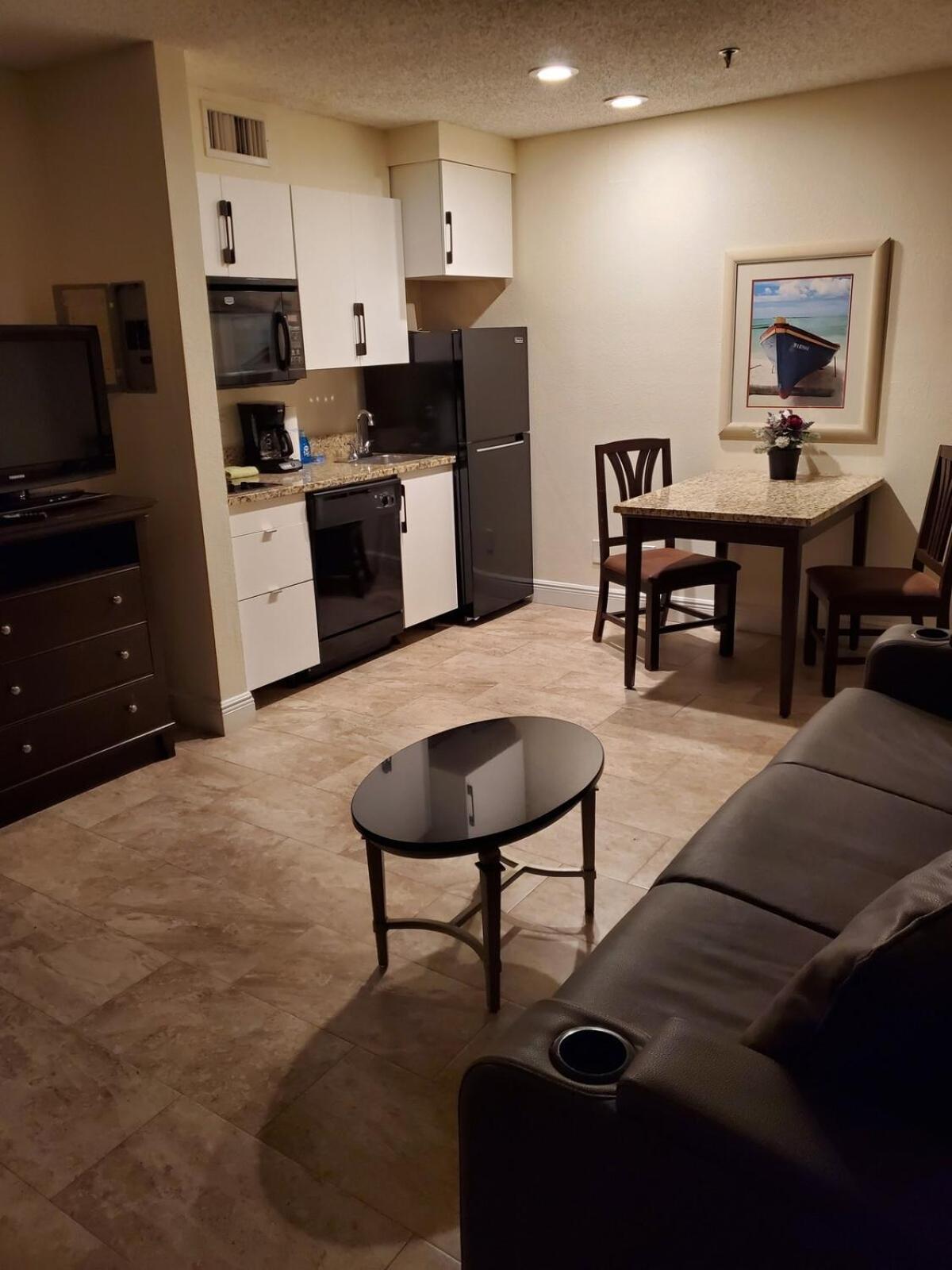 2 Miles From 1 Bedroom 1 Bath Apartment Orlando