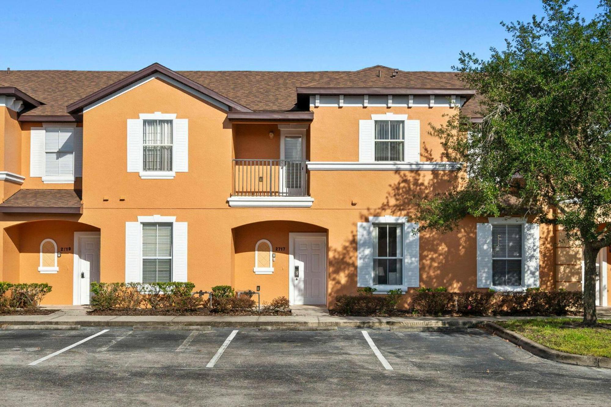 Sweet 3 Bedroom Townhome 2407 Orlando