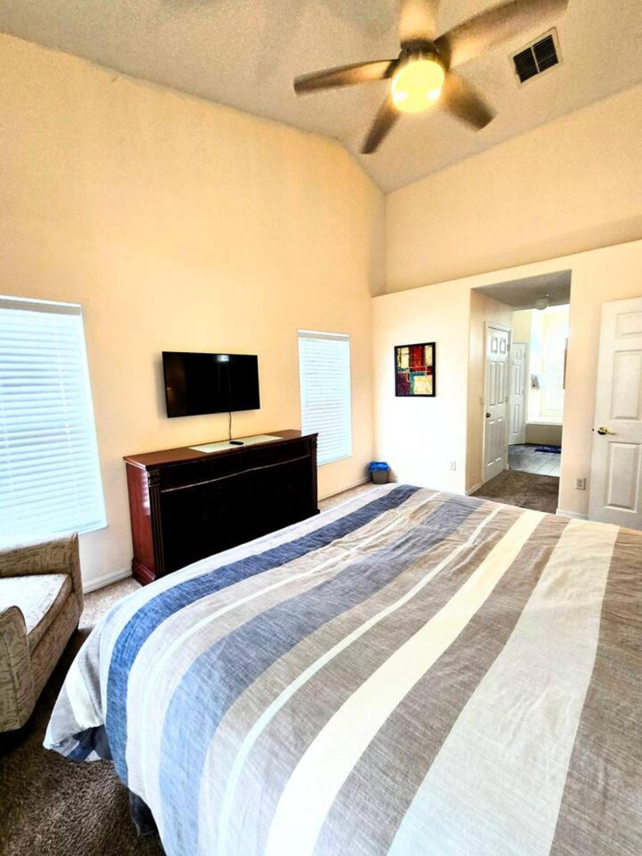 Joyful And Bright 4 Bedroom 3 Bathroom Pool Orlando