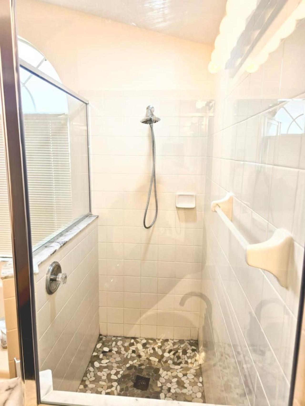 Joyful And Bright 4 Bedroom 3 Bathroom Pool Holiday home Orlando