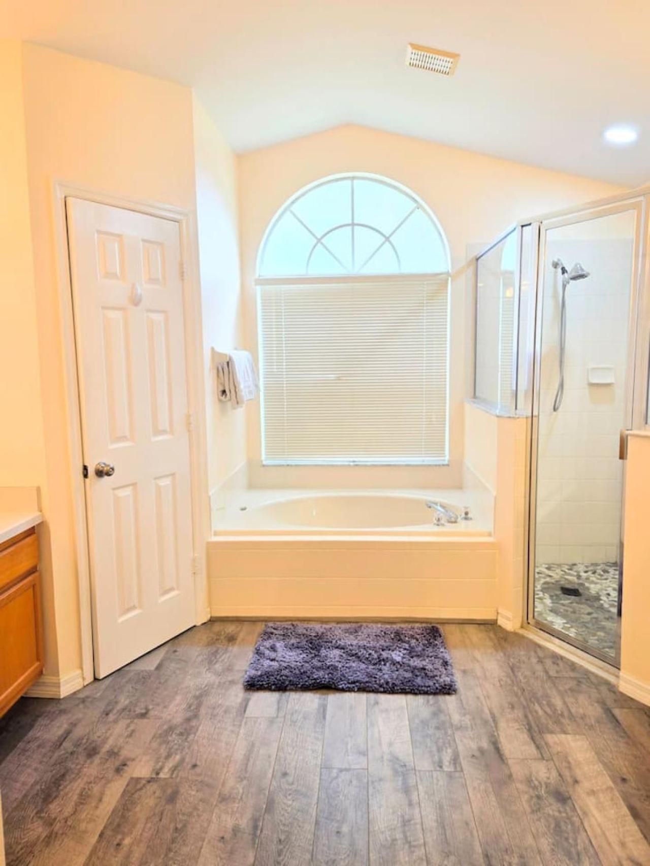 Joyful And Bright 4 Bedroom 3 Bathroom Pool Orlando