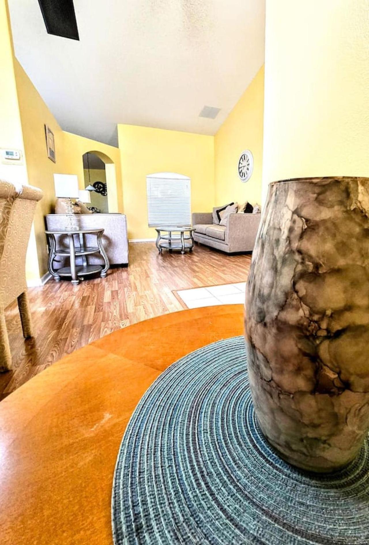 Joyful And Bright 4 Bedroom 3 Bathroom Pool Orlando