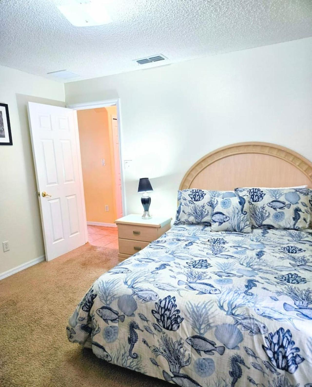 Joyful And Bright 4 Bedroom 3 Bathroom Pool Holiday home Orlando