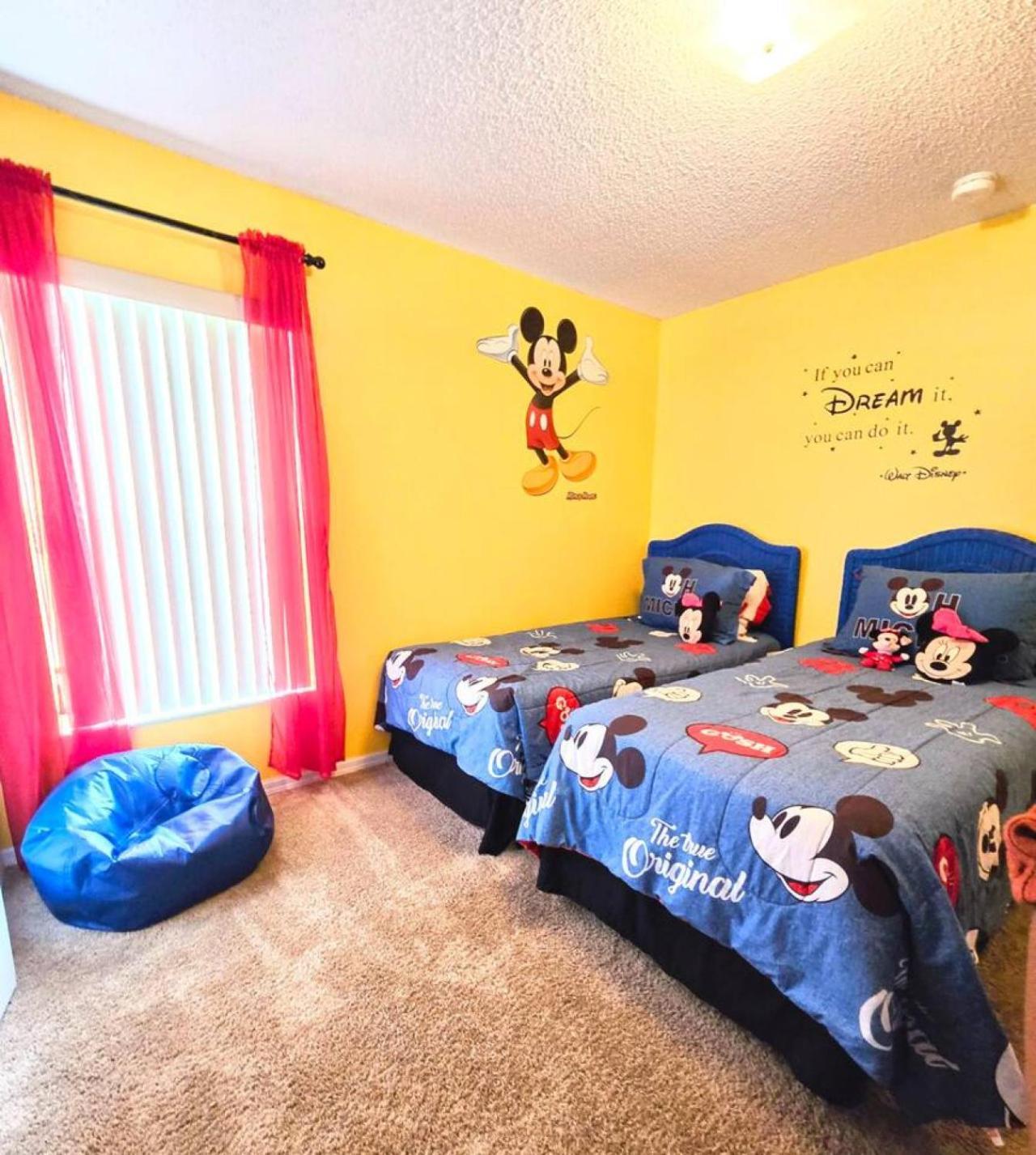 Joyful And Bright 4 Bedroom 3 Bathroom Pool *