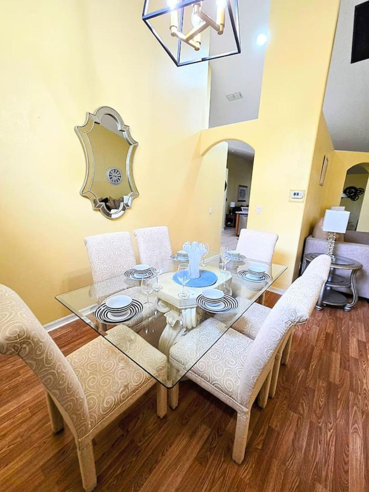 Holiday home Joyful And Bright 4 Bedroom 3 Bathroom Pool Orlando