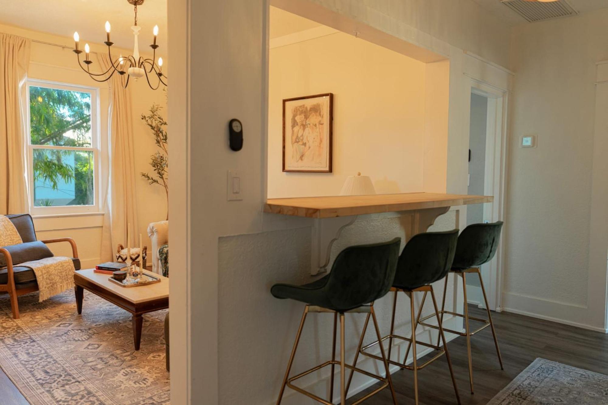 Historic Casita Joy, Dt, Eola, Delaney Park, 2 Bedrooms 1 Bathroom Unit B *
