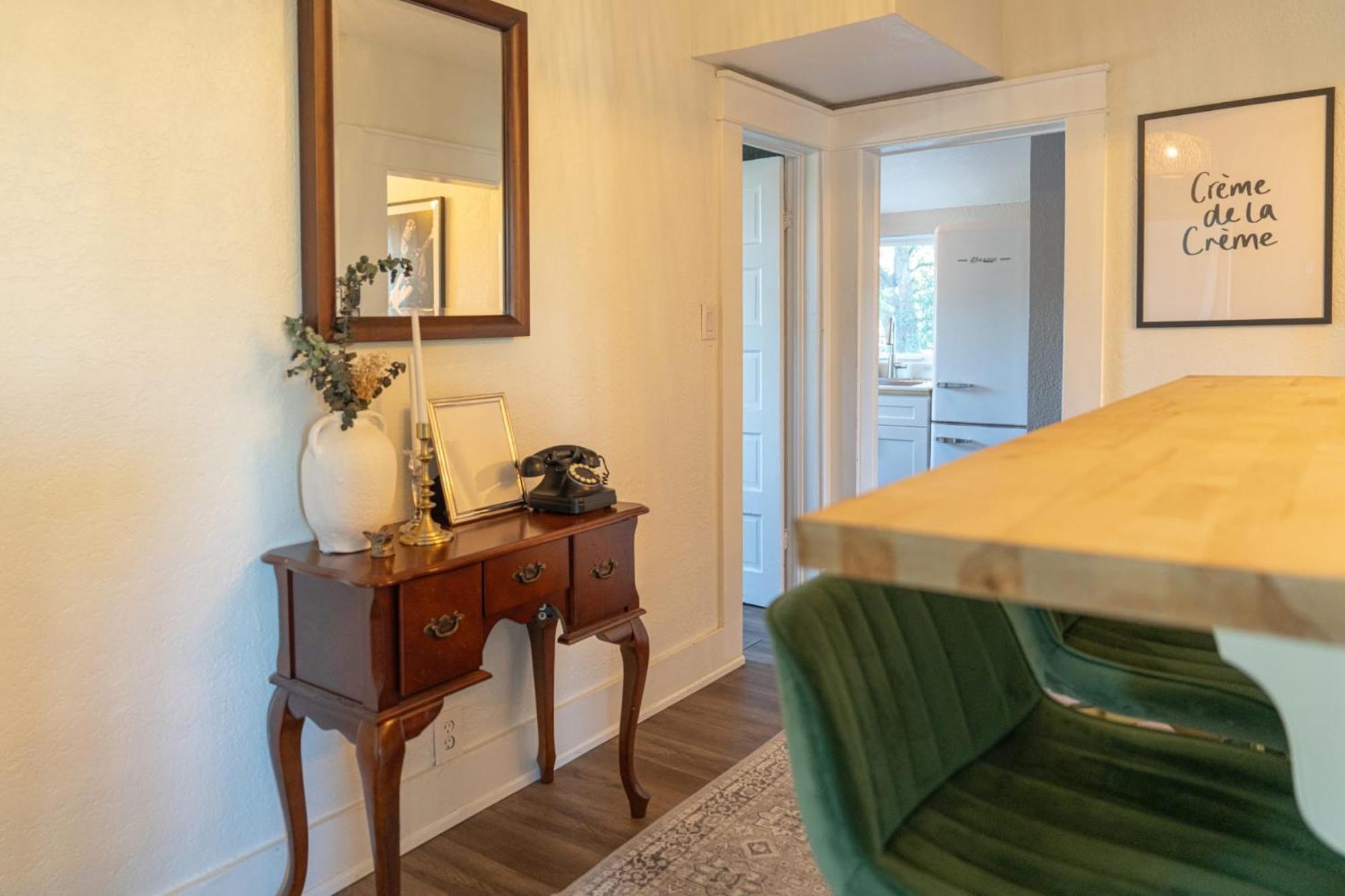 Apartment Historic Casita Joy, Dt, Eola, Delaney Park, 2 Bedrooms 1 Bathroom Unit B Orlando