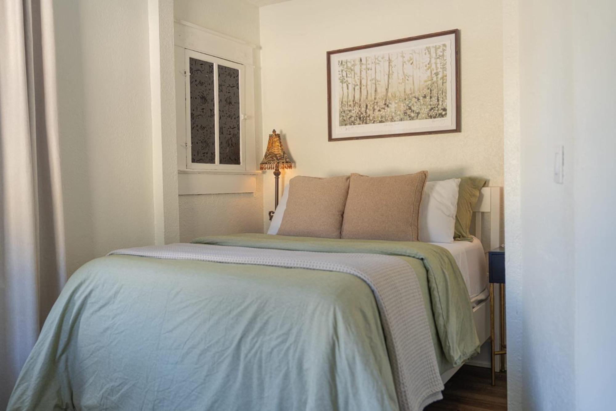 Historic Casita Joy, Dt, Eola, Delaney Park, 2 Bedrooms 1 Bathroom Unit B *