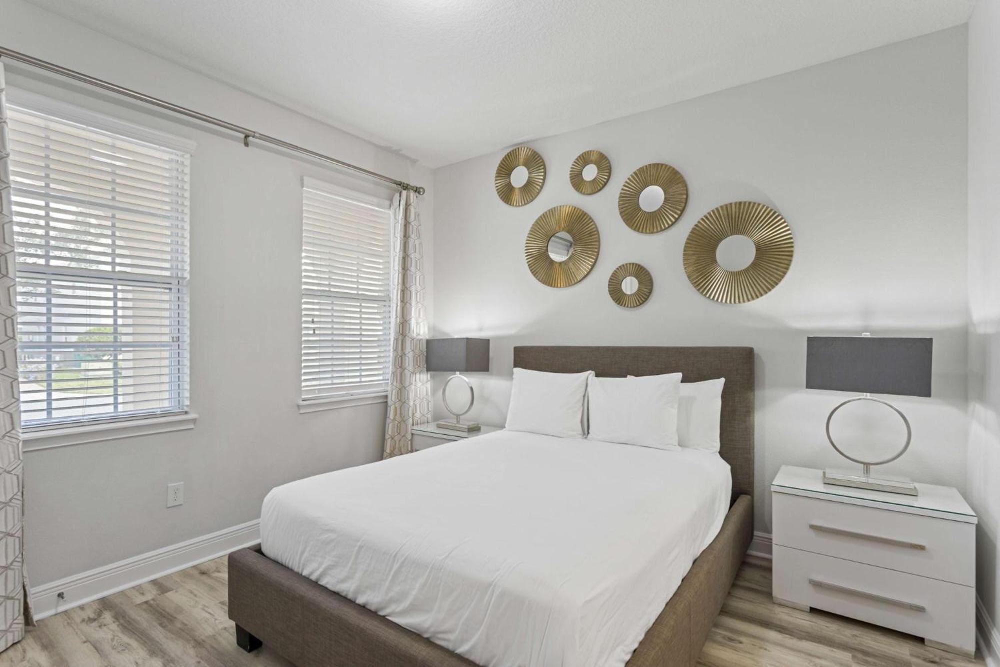 Radiant Classic 10 Bdrm With Games At Encore Holiday home