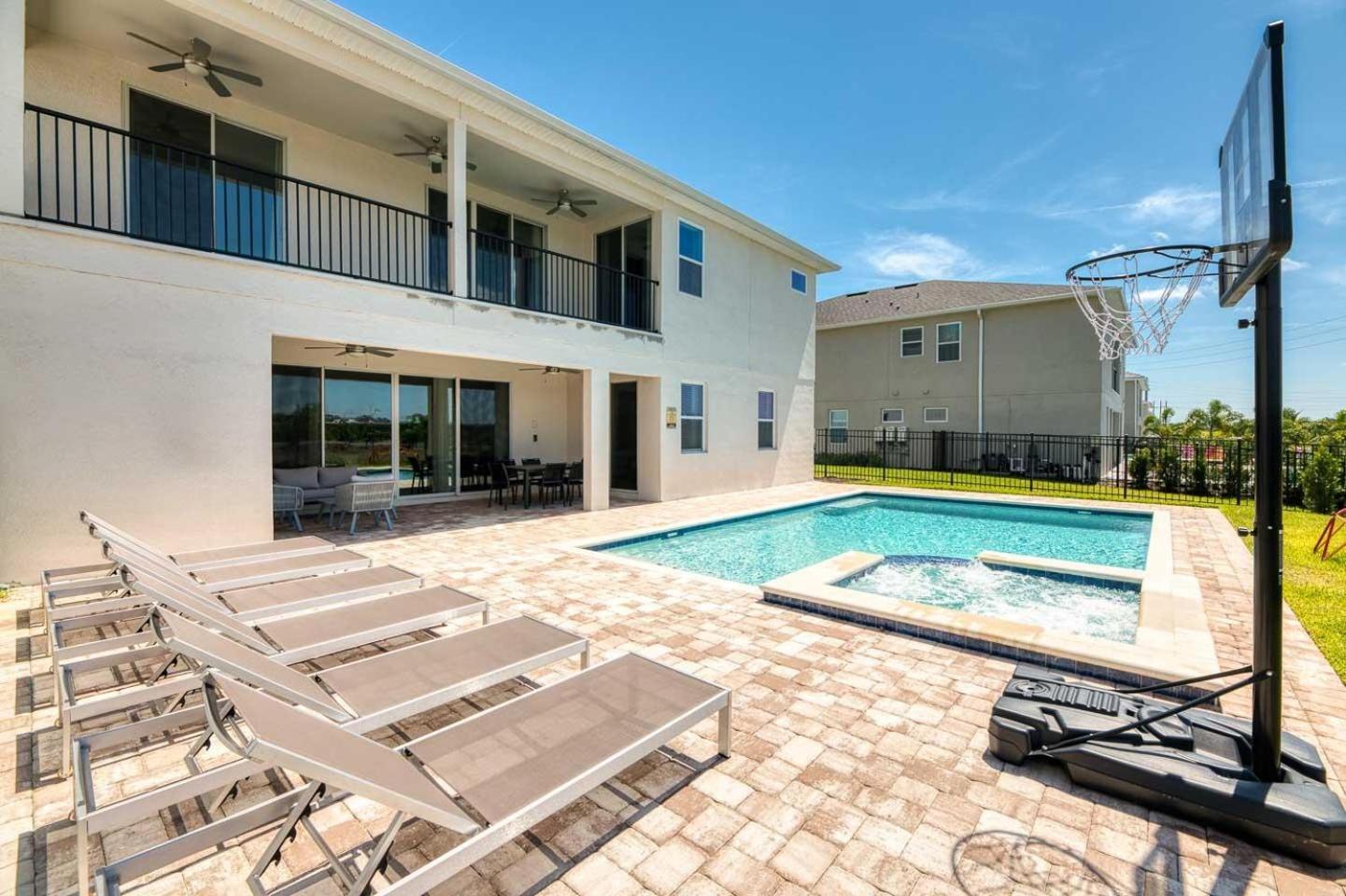 Grand 11 Bdrm With Games At Encore Holiday home