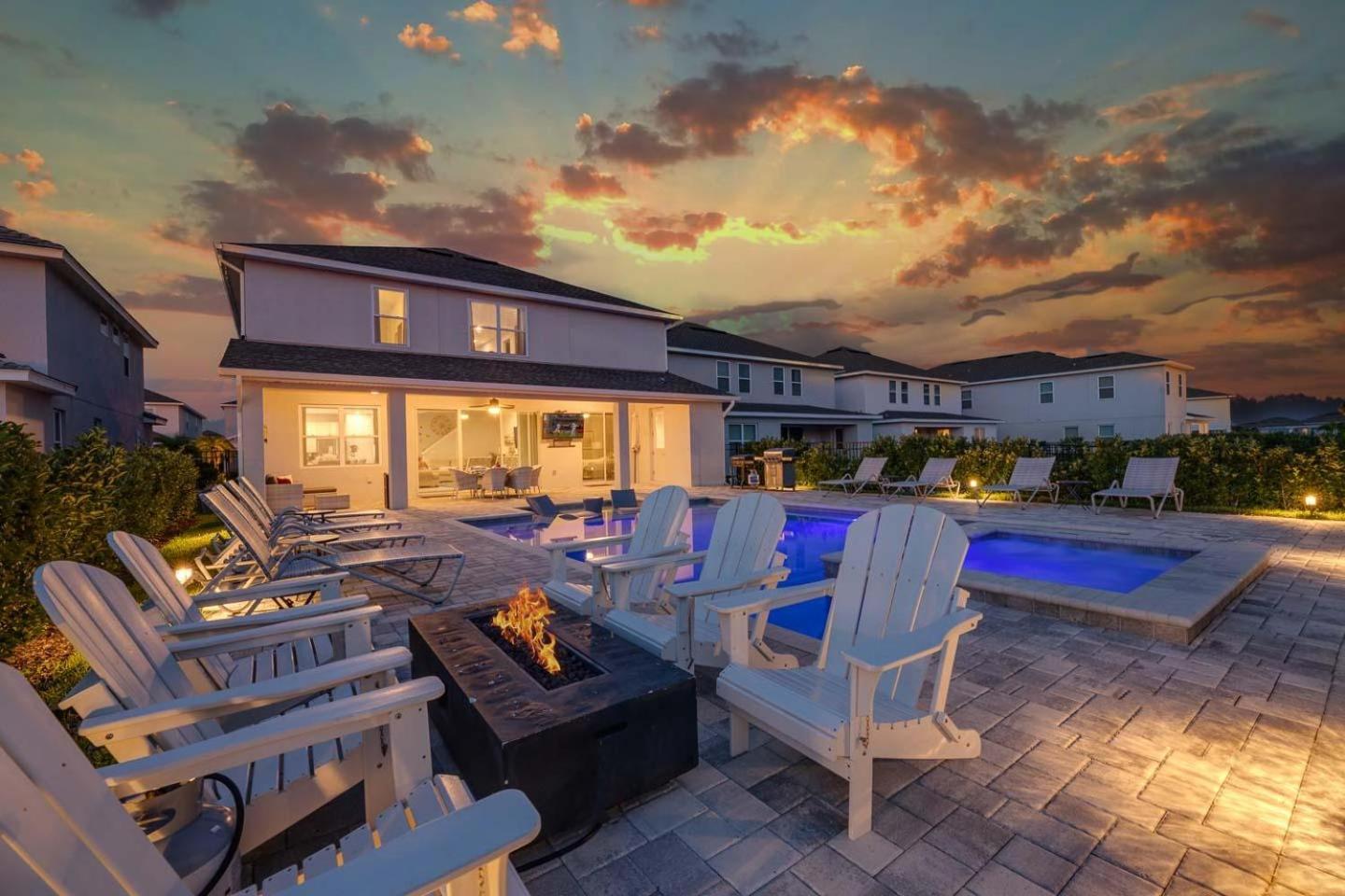 Spacious 8 Bdrm With South Facing Pool In Encore Holiday home *