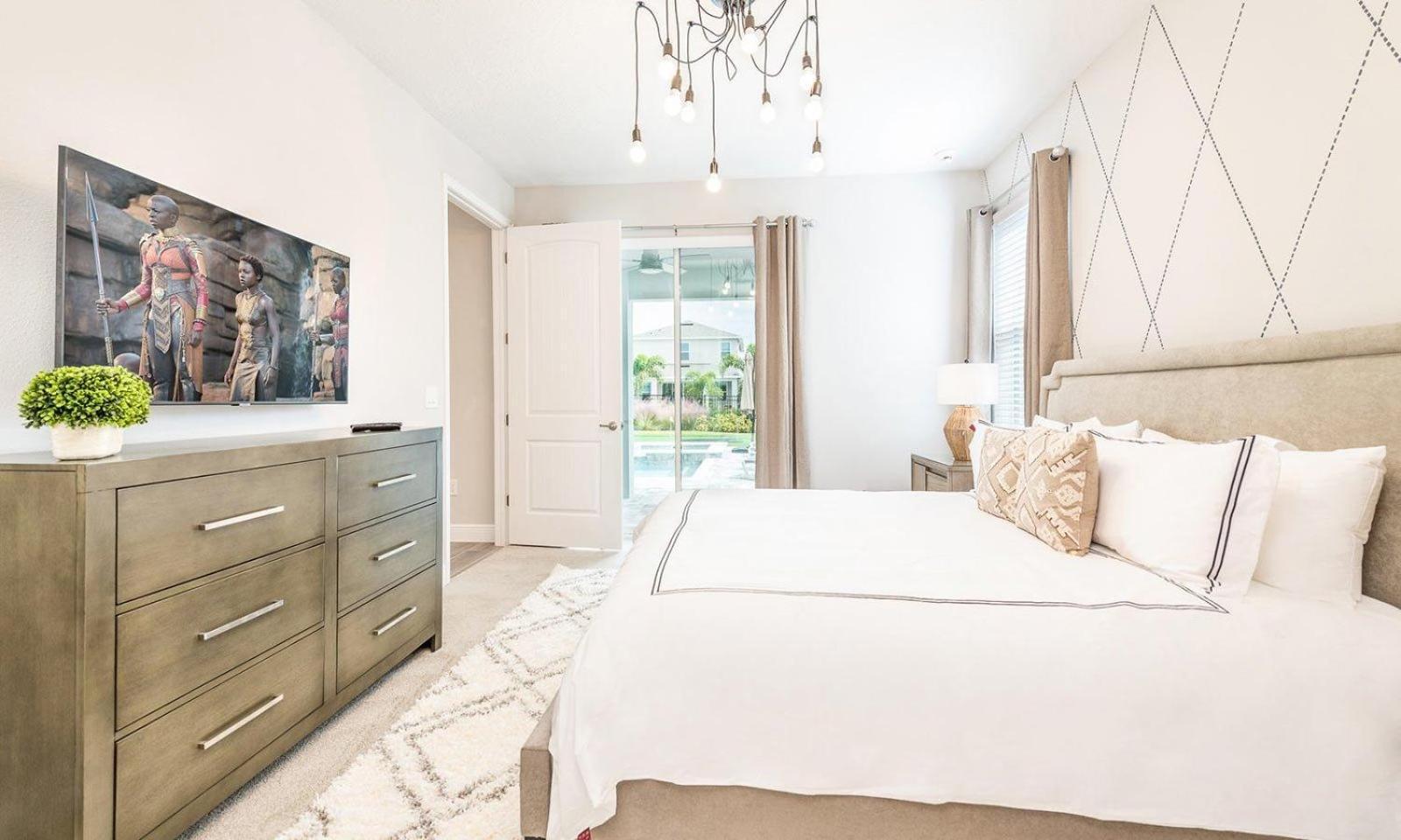 Dazzling 8 Bdrm With Putting At Encore Holiday home Orlando