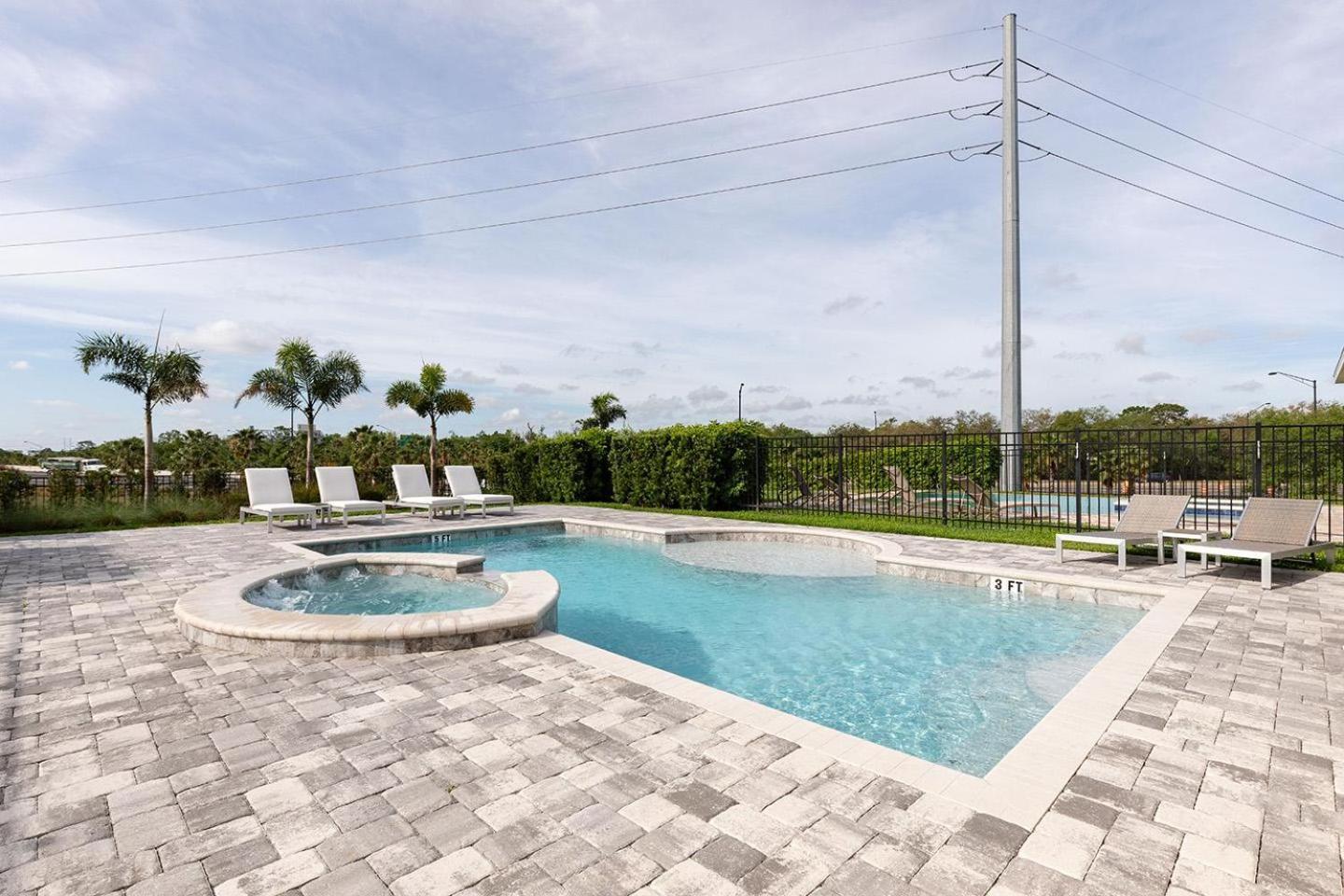Polished Serene 4 Bdrm With Games At Encore Holiday home Orlando