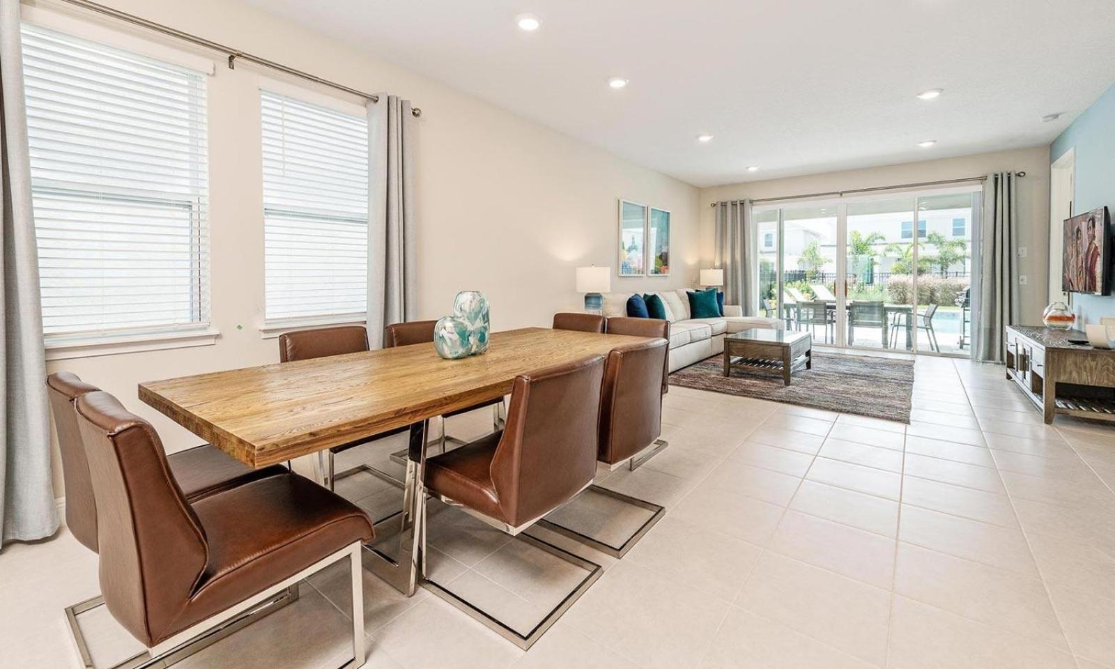 Captivating 5 Bdrm With Theater At Encore Holiday home