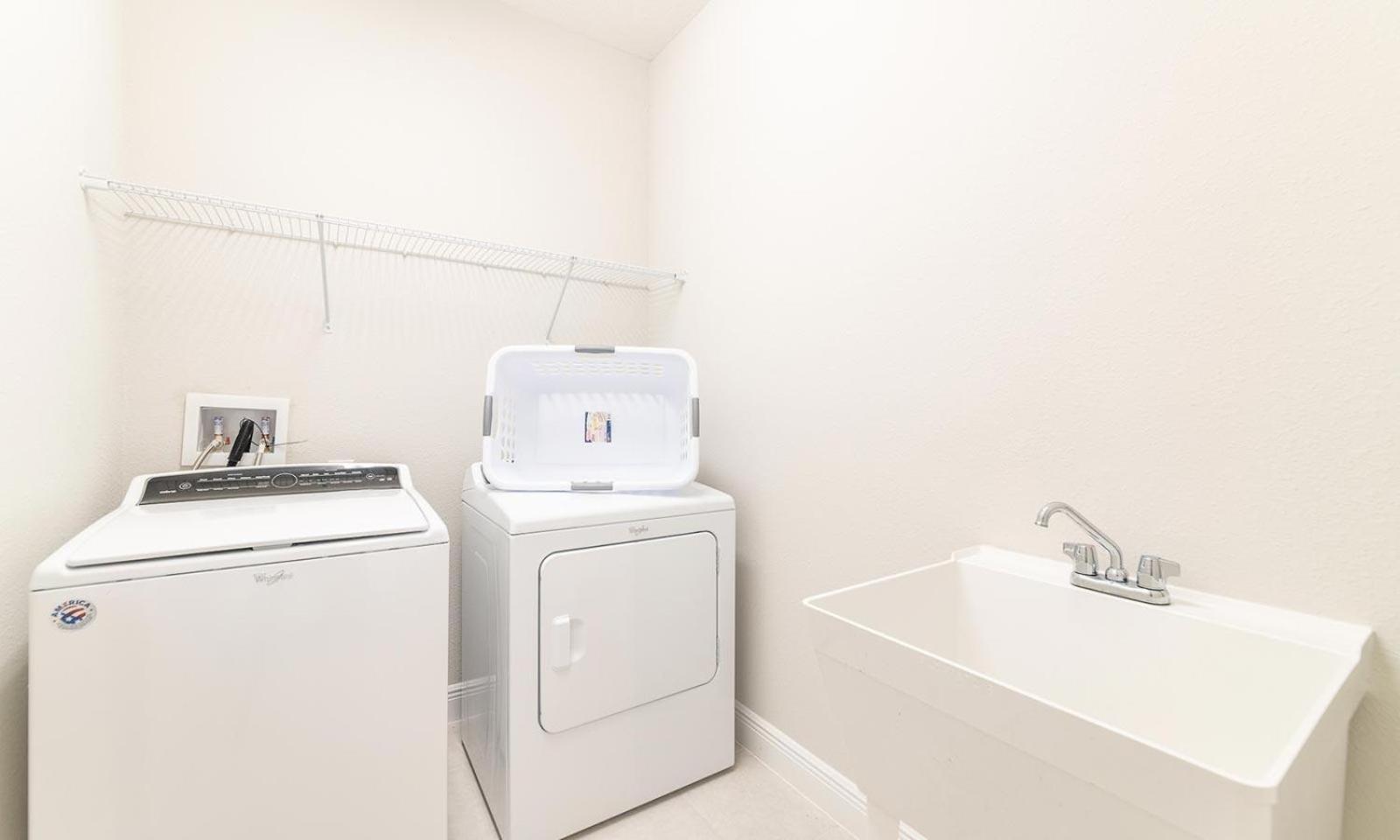 Marvelous 5 Bdrm Retreat With Themed Bedrooms At Encore Orlando