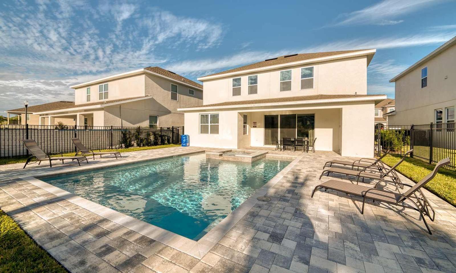 Holiday home Marvelous 5 Bdrm Retreat With Themed Bedrooms At Encore *