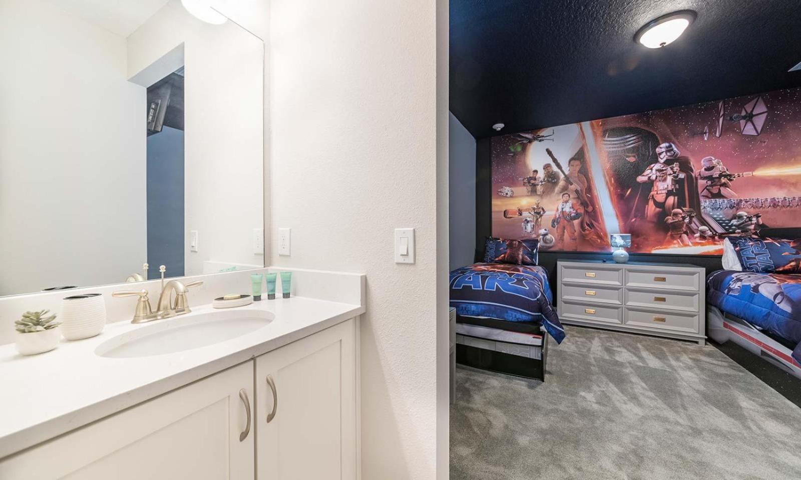 Holiday home Colorful 8 Bdrm With Theater At Encore Orlando