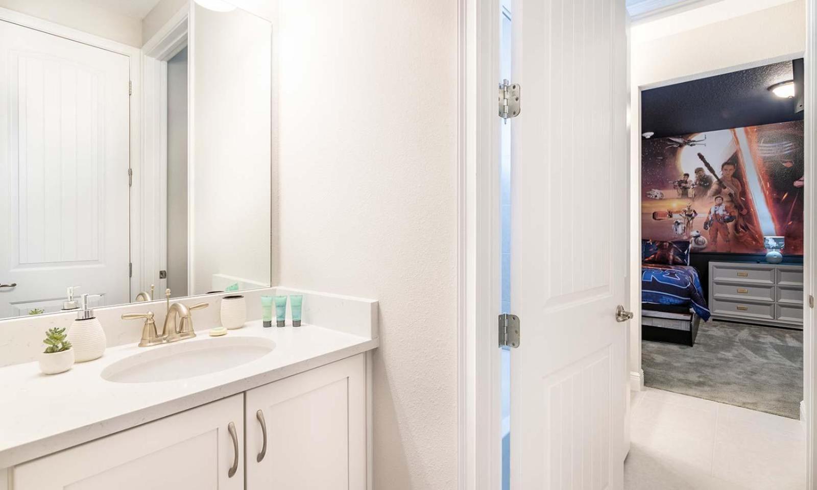 Colorful 8 Bdrm With Theater At Encore