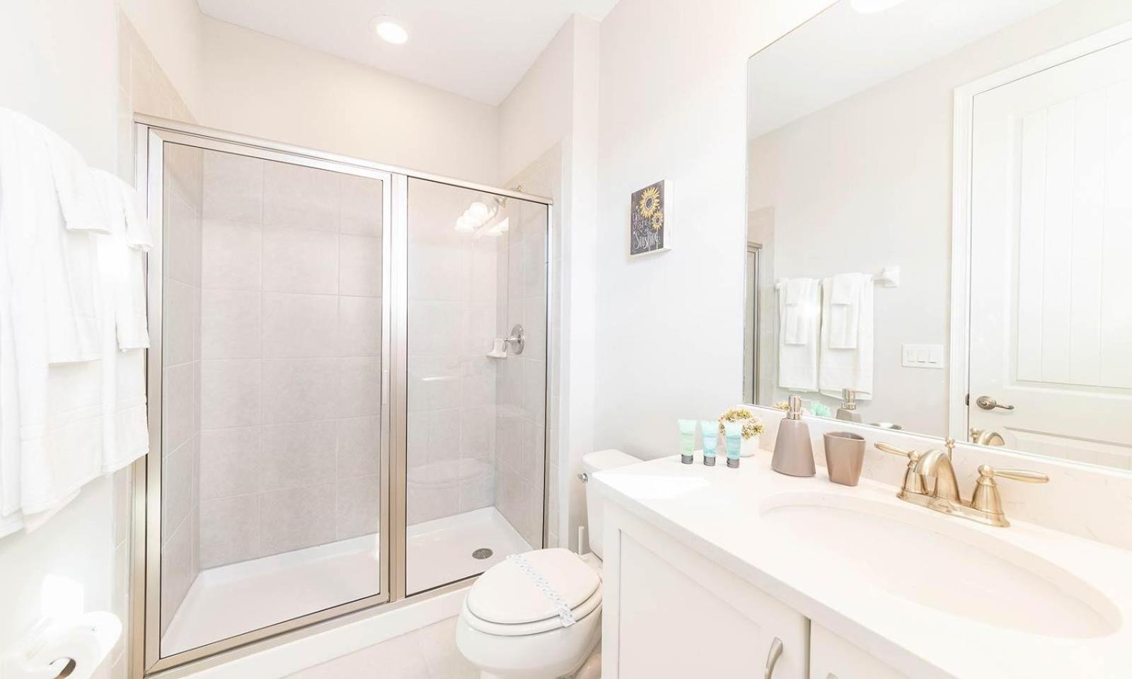 Colorful 8 Bdrm With Theater At Encore Holiday home