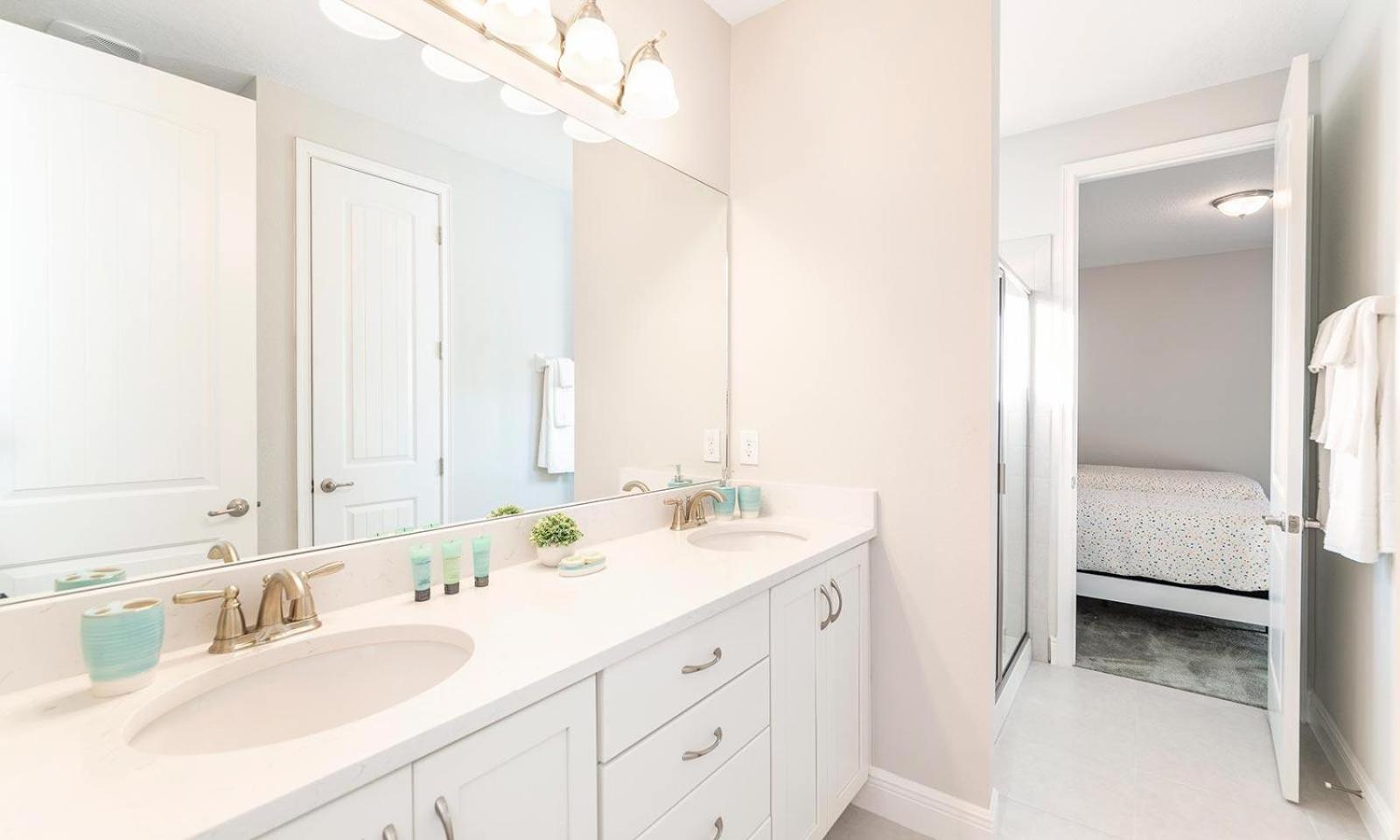 Colorful 8 Bdrm With Theater At Encore Holiday home *