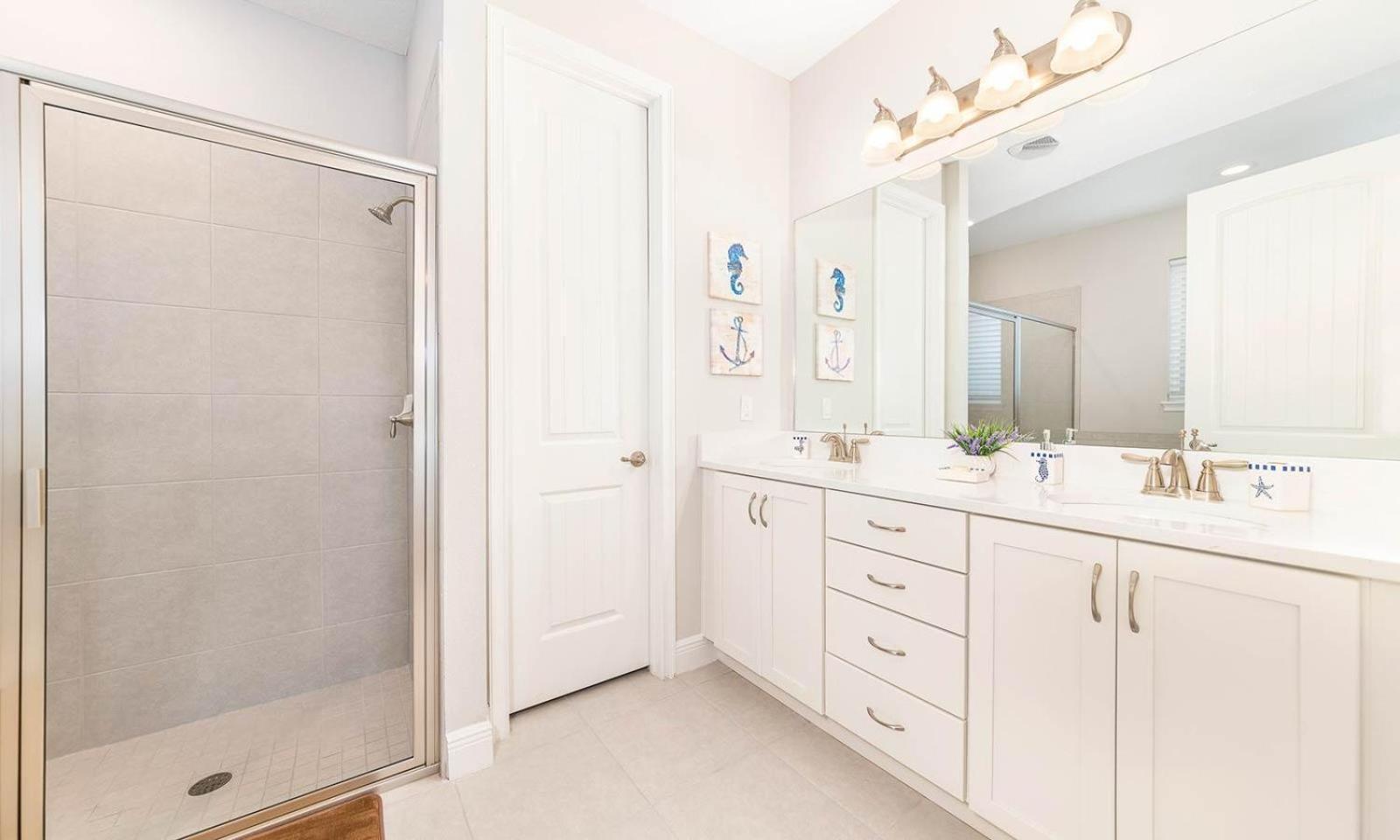 Colorful 8 Bdrm With Theater At Encore *