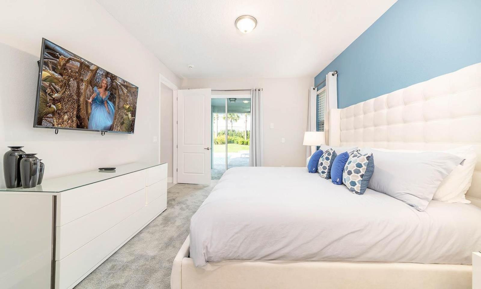Colorful 8 Bdrm With Theater At Encore *