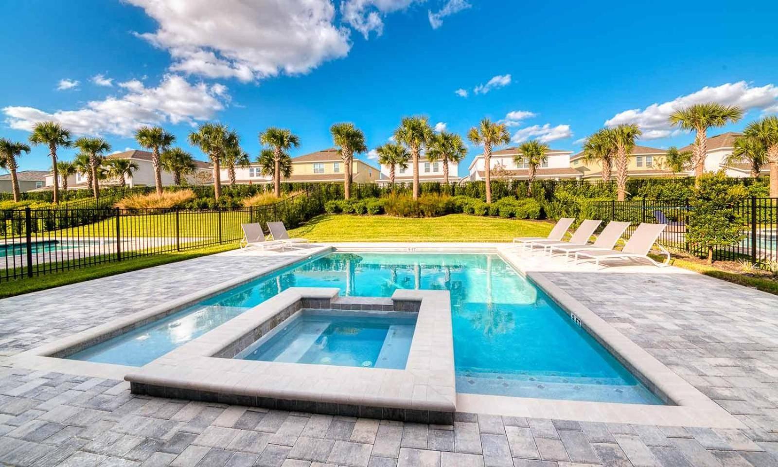 Colorful 8 Bdrm With Theater At Encore Holiday home *