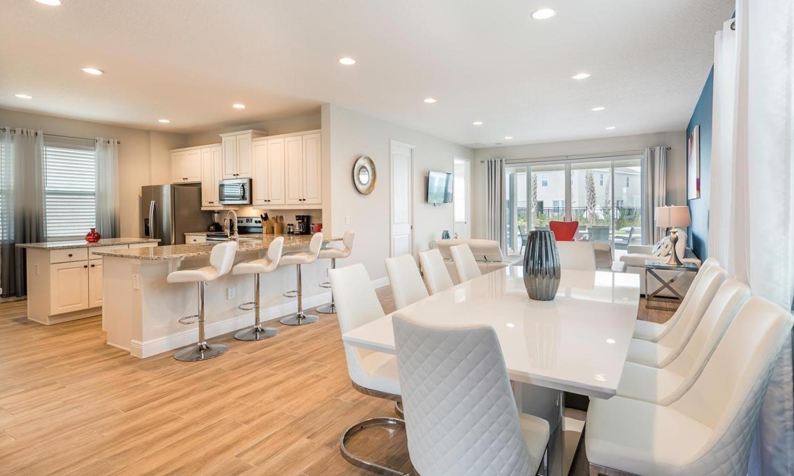 Modern 6 Bdrm Abode With Private Pool And In Encore Holiday home *