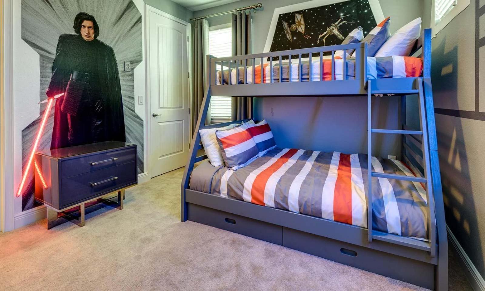 Sleek 5 Bdrm With Fun Themed Bedroom At Encore