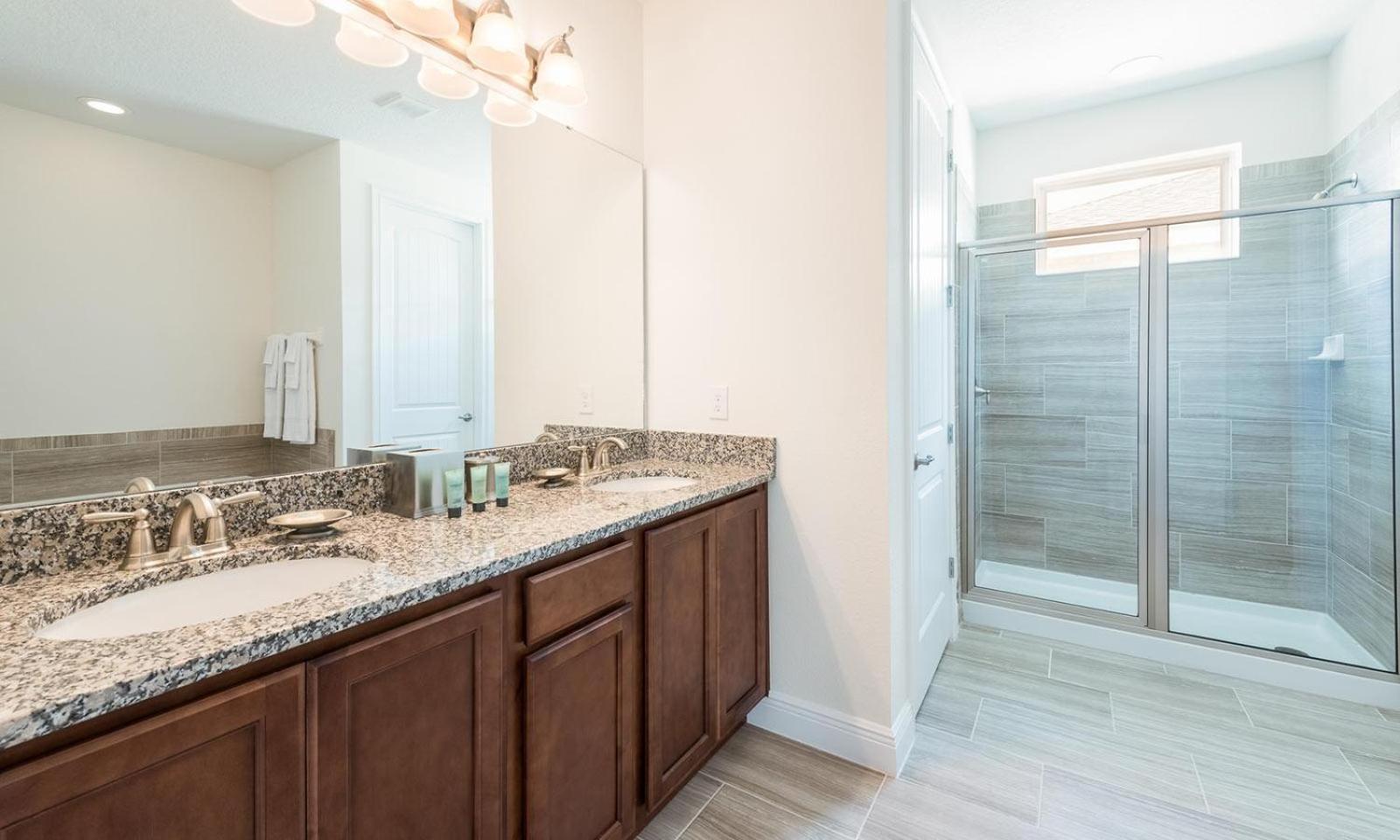 Sleek 5 Bdrm With Fun Themed Bedroom At Encore Holiday home *