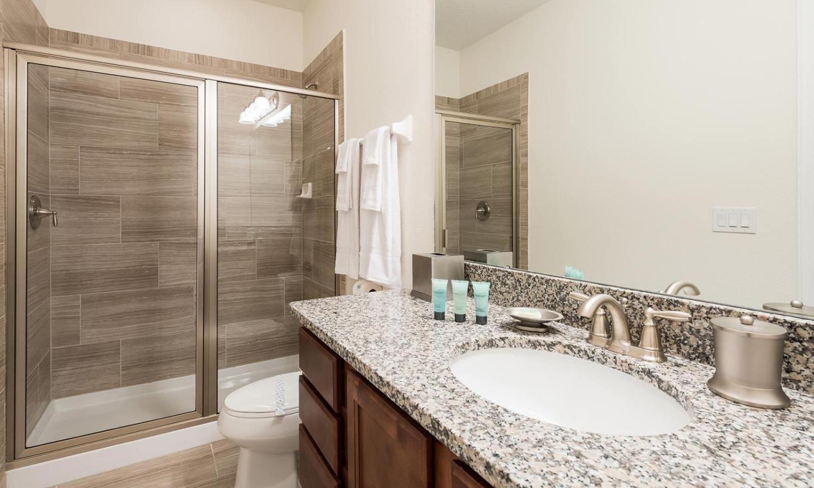 Holiday home Sleek 5 Bdrm With Fun Themed Bedroom At Encore *