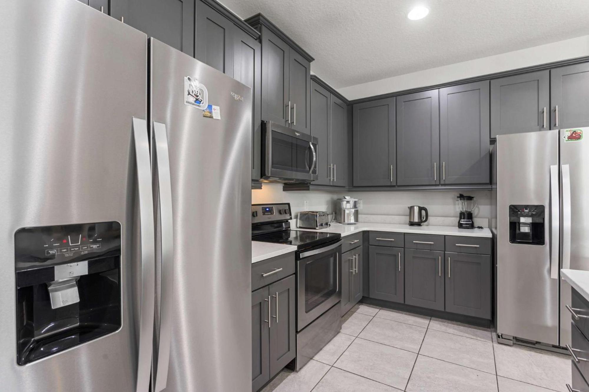 Radiant Classic 10 Bdrm With Games At Encore Holiday home