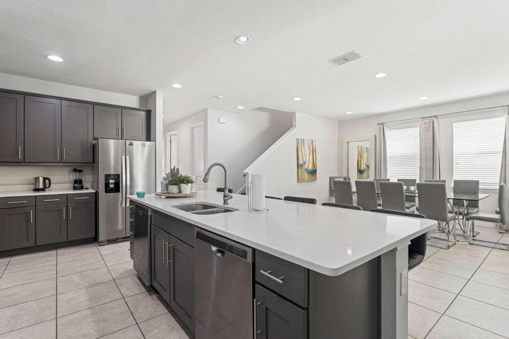 Radiant Classic 10 Bdrm With Games At Encore Holiday home *