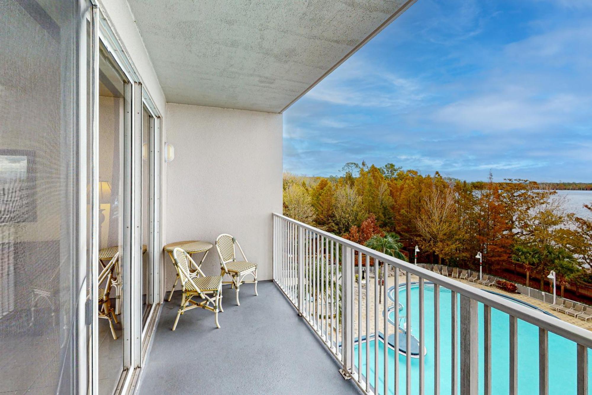 Apartment Fourth Level Views At Blue Heron