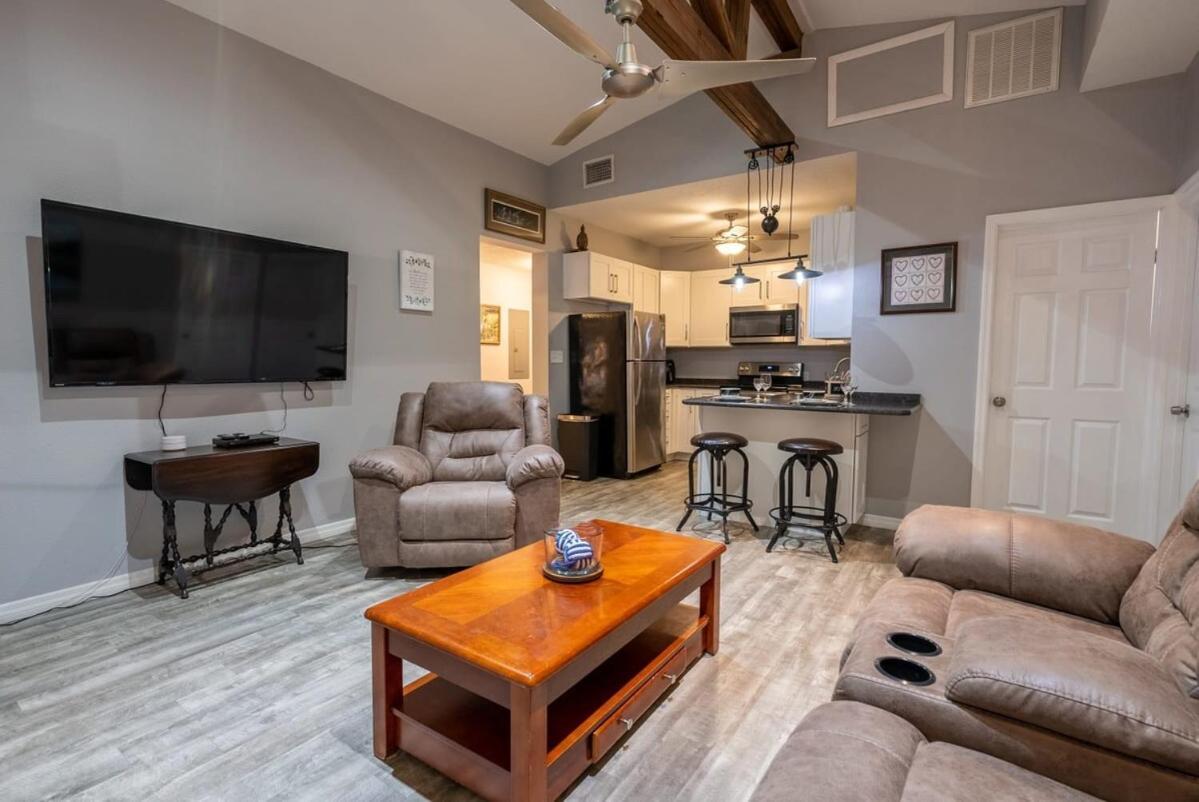 Cozy Renovated Retreat With Tranquil Outdoors Holiday home *