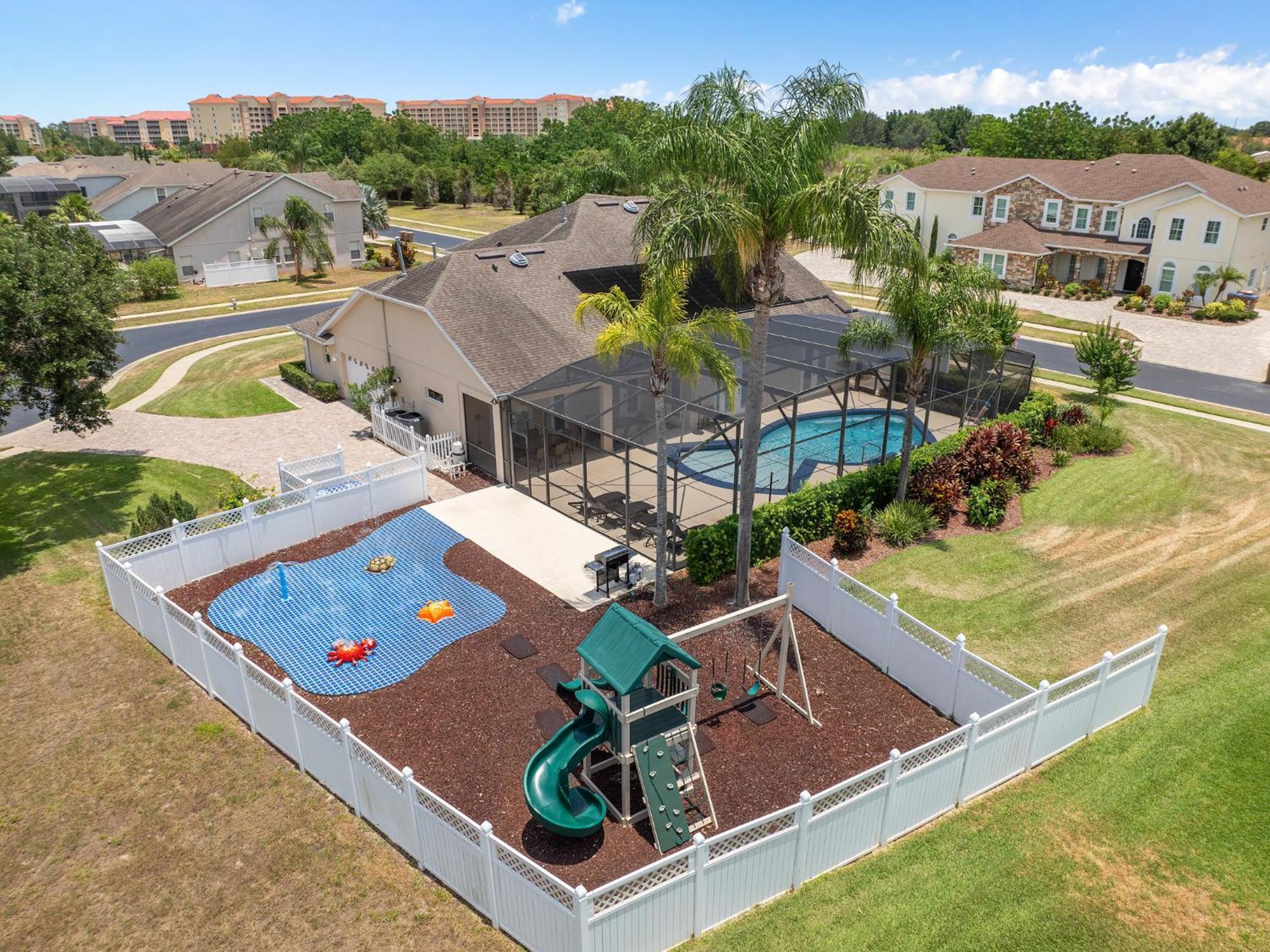 Mickeys Sunrise - Phenomenal 7br Themed Theater Swingset Splashpad Gas Bbq - 2 Miles To *