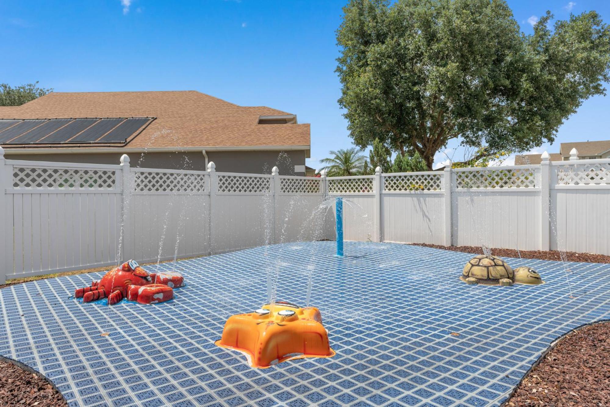 Mickeys Sunrise - Phenomenal 7br Themed Theater Swingset Splashpad Gas Bbq - 2 Miles To Holiday home