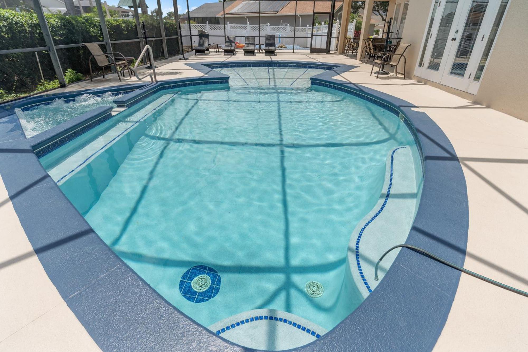 Holiday home Mickeys Sunrise - Phenomenal 7br Themed Theater Swingset Splashpad Gas Bbq - 2 Miles To