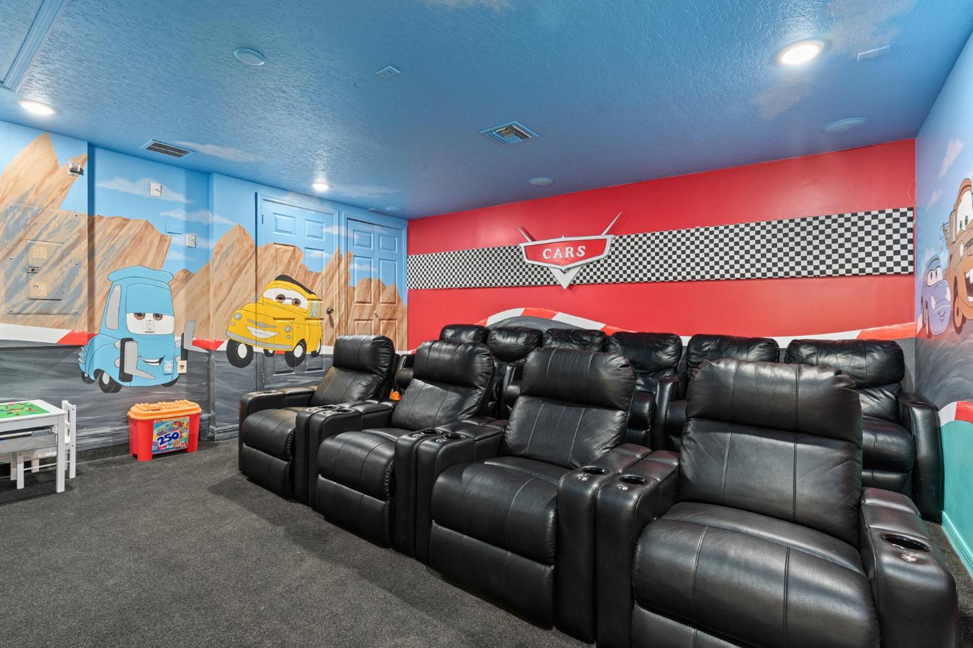 Mickeys Sunrise - Phenomenal 7br Themed Theater Swingset Splashpad Gas Bbq - 2 Miles To Holiday home