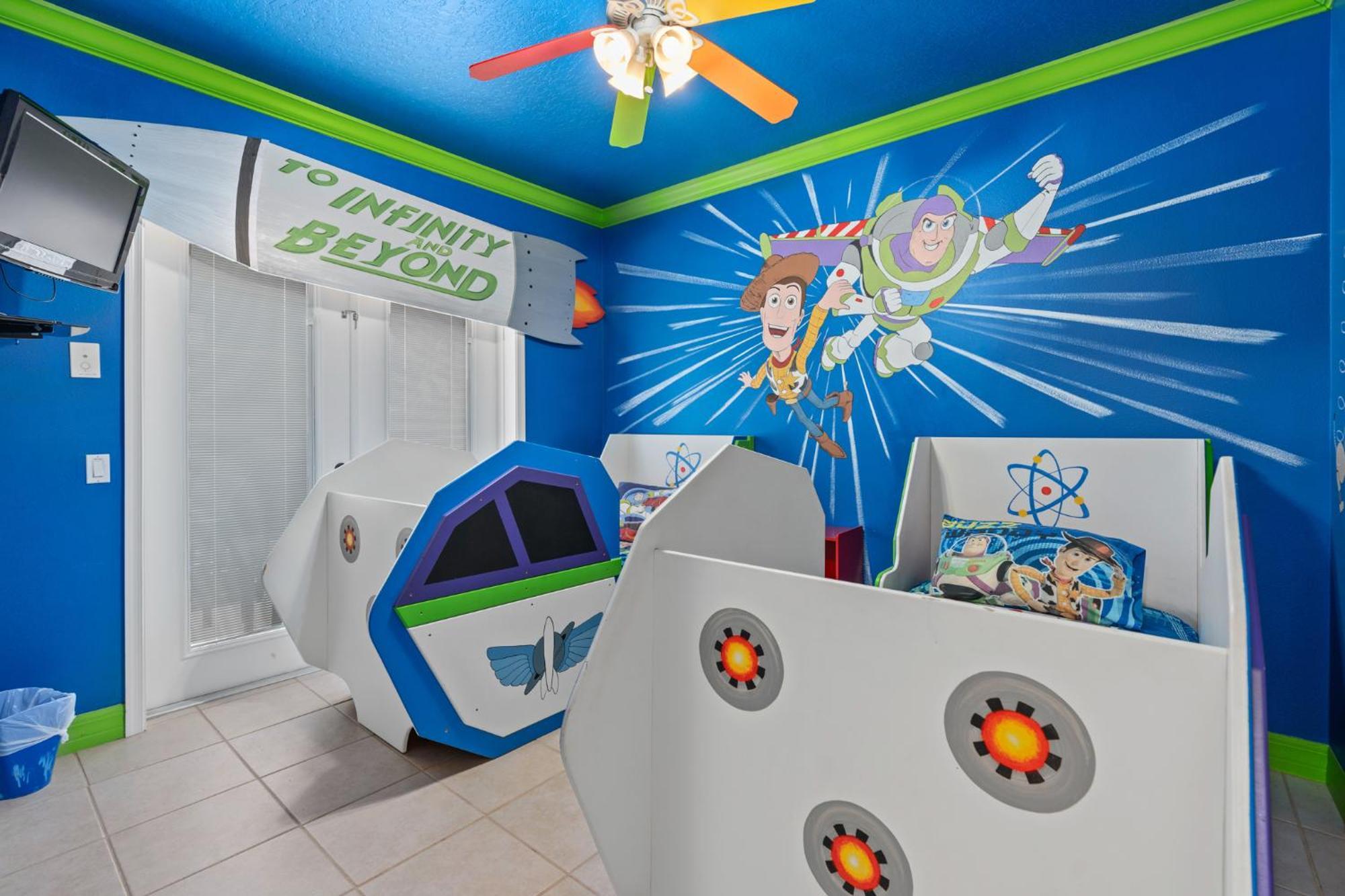 Holiday home Mickeys Sunrise - Phenomenal 7br Themed Theater Swingset Splashpad Gas Bbq - 2 Miles To *