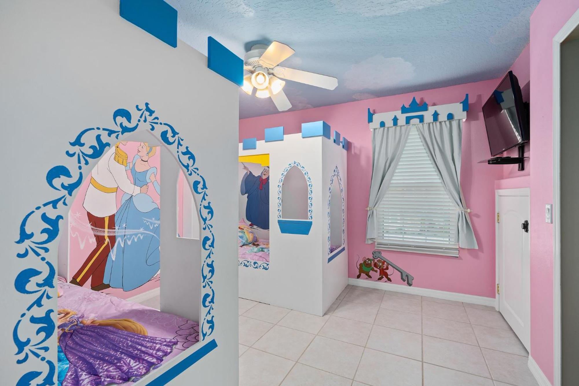 Mickeys Sunrise - Phenomenal 7br Themed Theater Swingset Splashpad Gas Bbq - 2 Miles To * Orlando
