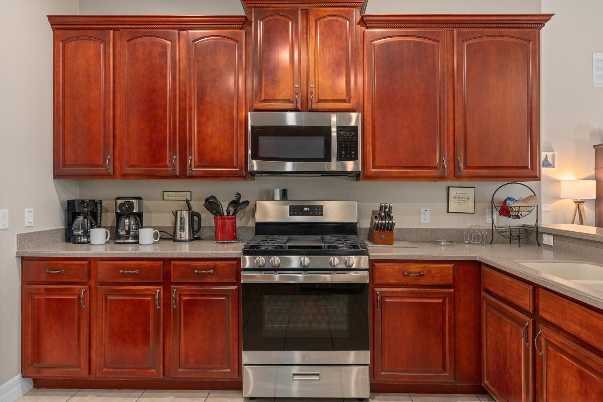 Holiday home Mickeys Sunrise - Phenomenal 7br Themed Theater Swingset Splashpad Gas Bbq - 2 Miles To *