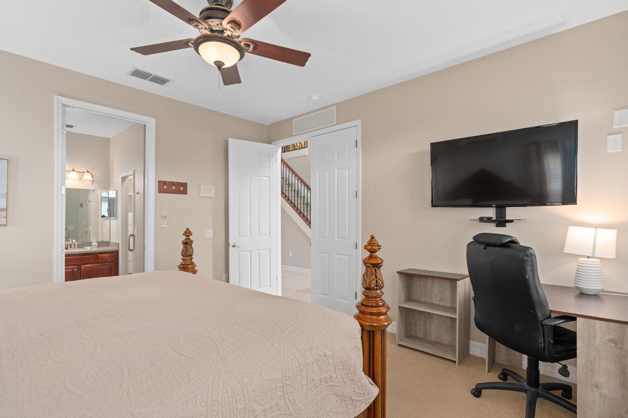 Holiday home Mickeys Sunrise - Phenomenal 7br Themed Theater Swingset Splashpad Gas Bbq - 2 Miles To